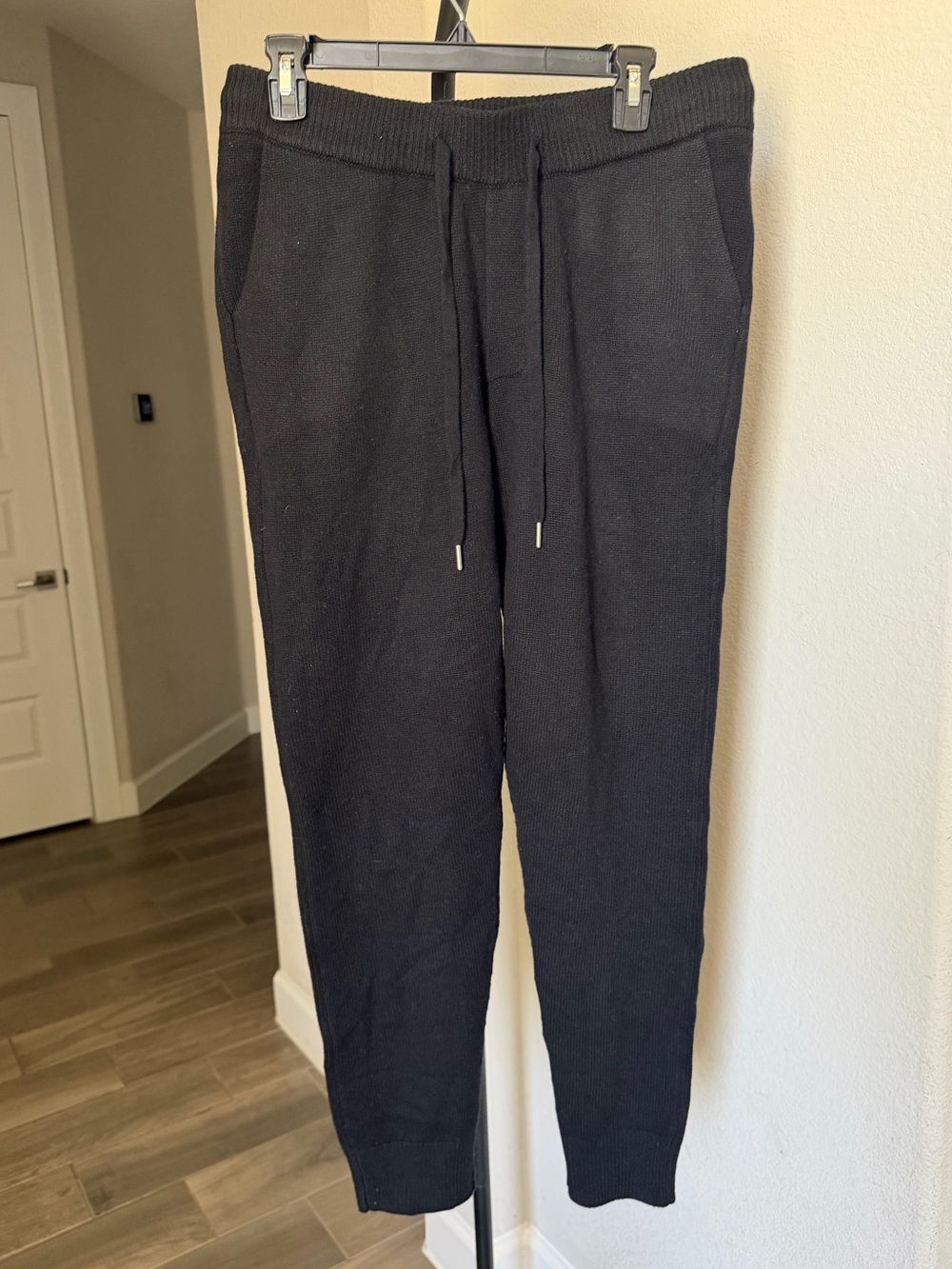 Quince Mongolian Cashmere Black Jogger Pants M MSRP:$119 - Picture 2 of 8